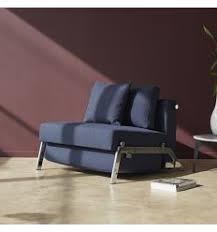 Pouf colorado in ecopelle nera ideale da posizionare nel vostro soggiorno o in camera da letto, con seduta imbottita, comoda e confortevole. Poltrone Design E Poltroncine Da Camera