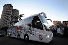 Una vez en el aeropuerto, es posible cambiar de terminal mediante el servicio de lanzadera gratuito bus transit. Pin On Barca