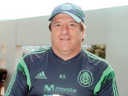 Jugador que pertenece a santos laguna podría irse gratis en verano. Piojo Herrera Destapa Su Lado Apasionado Entre Mujeres