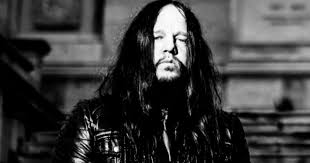 O baterista joey jordison abordou a questão em uma entrevista em 2004, afirmando que é para mostrar crescimento e diferença dentro da idade de cada indivíduo. Ddnz3cetjaf6lm