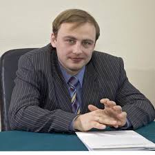 Выяснилось, что около недели он не выходил на связь с соседями, которые пытались с ним связаться. Andrej Egorov Zakon Ru
