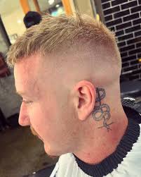 Tom East (@thepeakybarber) • Instagram photos and videos