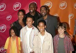 From wikipedia, the free encyclopedia. Everybody Hates Chris Tyler James Williams Finally Answers Burning Question About The Series Finale