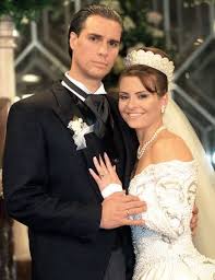 Mercedes Molto And Gerardo Murguia In Gotita De Amor 1998 Wedding Dresses Dresses Wedding