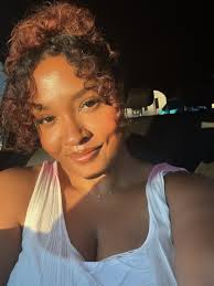 To sum up: curls, music and a lot of dessert (I made that cherry lime  sorbet 💅🏽). And a new tattoo ('Moon River', one of my fave songs) • Ohh  yeah, L.A….