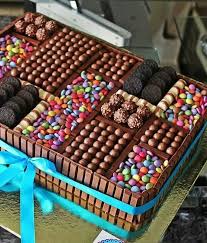 Lovit For My Son Fill With Mini Cookies N Candys Chocolate Chocolate Box Cake Candy Cakes Kitkat Cake