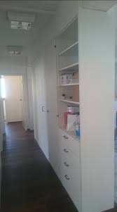 Kleine antiquitäten sind für die nostalgische signatur beliebt. Schrank Verschonern Kleiderschrank Folie In Weiss Resimdo