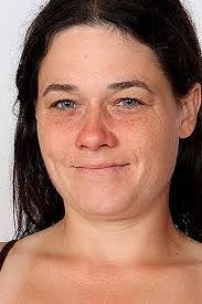 Lara Crow's Instagram, Twitter & Facebook