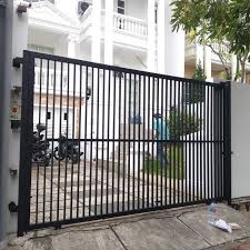 Pagar rumah minimalis ini dibuat dari besi berukuran cukup panjang dan dicat hitam dan dipadukan dengan pilar berwarna cokelat yang dibuat dengan ukuran yang hampir sama dengan susunan pagar besi. Jual Pagar Besi Rumah Minimalis Kota Tangerang Selatan Taste Furniture Tokopedia
