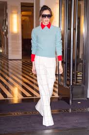 È divenuta nota a livello mondiale nel 1996, anno del debutto delle spice girls, gruppo musicale britannico del quale faceva parte e che ha venduto, nella seconda metà degli anni novanta, milioni di dischi in tutto il mondo. Victoria Beckham Style And Fashion New York 05 10 2019 Celebmafia