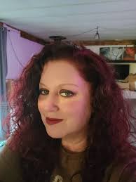 All my lovely babes 💚 I think I'm right at 50 now. For reference for the  pothos around my neck, I'm 6ft. She's a huge healthy beauty that drapes  across my bedroom