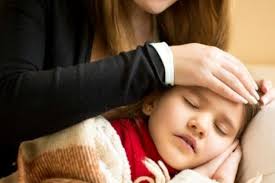 Saat anak mulai rewel, mudah tersinggung, tidak nyaman pada saat menyusu, kesulitan dalam menelan serta tidak berhenti menangis, kamu harus mencurigai adanya sakit tenggorokan atau sesuatu yang lebih serius, seperti radang amandel atau tonsilitis. Radang Tenggorokan Pada Anak Gejala Penyebab Cara Mengobati