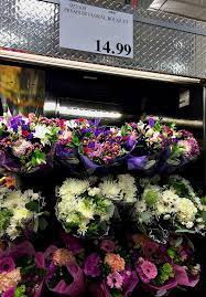 Featuring roses, fragrant oriental lillies and chrissies, it's a gorgeous way to show you care. Costco Flowers Beautiful Flowers As Low As 9 99 Bouquet