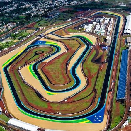 Caiado e Daniel Vilela trazem MotoGP para Goiânia* _Governo de Goiás investe R$ 250 milhões na modernização do Autódromo e coloca Estado no centro do automobilismo mundial_ Com o apoio do Governo