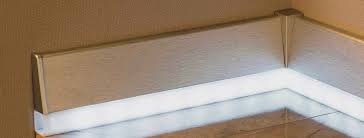 Laminat real ağac parket üçün ideal alternativdir. Led Sockelleisten Kanal Zur Indirekten Beleuchtung Kaufen