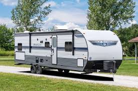 Each apartment is over 800 sq ft, featuring two spacious bedrooms and two private bathrooms located off of each bedroom. The Top 9 Travel Trailers With 2 Bathrooms Of 2021
