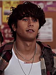 hes fine asf #neverhaveiever #nhie #ethanmorales #ethan #netflix #edit #cc  #capcut #michaelcimino