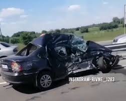 Читайте свіжі новини рівне на сайті обозреватель. Na Viyizdi Z Rivnogo Vantazhivka Zim Yala Legkovik Video Misto Novini Rivnogo Ta Oblasti Rivne Vechirnye