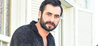 Tam bir şehirli olarak yetişen gül i̇stanbul'un yoğun temposundan sıkılıp küçük bir güzel köylü için arşiv sonuçları. Burak Yamanturk Biyografi