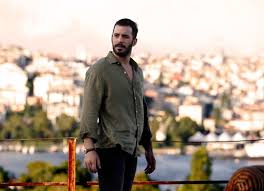 Barış arduç kuzgun dizisinde polis olan babası yusuf cebeci'nin intikamını almak için 20 yıl bekleyen 'kuzgun' karakterine hayat verecek. Kuzgun Dizi On Instagram Kuzgun 17 Bolum Fotograflari Kuzgun 2 Sezon Carsamba 20 00 De Startv De Ayyapim Artofit