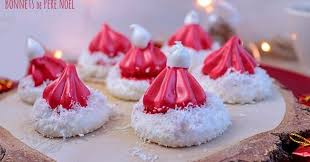 Meringues Bonnet De Pere Noel Buche De Noel Roulee Buche De Noel Noel
