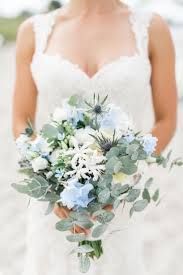 Brautstrauss Weiss Blau Grau Mit Eukalyptus Locker Leicht Www Facebook Com Pintopin Brautstrauss Weiss Brautstrauss Brautstrauss Vintage