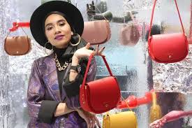 Check spelling or type a new query. Enggan Ikut Trend Koleksi Yuna X Christy Ng Sesuai Untuk Semua Golongan Sepanjang Zaman Mode Mstar