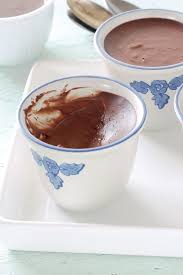 Petits Pots De Creme Au Chocolat Ultra Cremeux 2 Ingredients Sans Oeufs Recette Petits Pots De Creme Au Chocolat Creme Au Chocolat Recettes De Cuisine