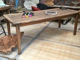 C est une table mobile résistante. Table D Atelier Nord Factory