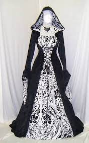 Pin By Wida Wati On Ruhak Es Egyebek Renaissance Wedding Dresses Renaissance Dress Dresses
