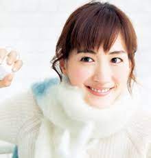 綾瀬はるか 30代 大人の魅力が増してきたころだけど 仕事が忙しくてそれどころじゃない キレイに見られたい そんな願いはどの時代も一緒 髪型ひとつで20代とは違ったご自分になれる 深キョンや満島ひかりさんなど キレイな芸能人から学びましょう 女優