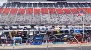 The nascar cup series moves this weekend to atlanta motor speedway, a race track that attracted much bigger crowds in the old days but is still located near a big american city with the busiest airport in the country. Nascar May Be Goliath But The Nhra Has What It Doesn T
