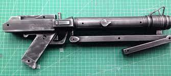 Starwars Clone Trooper Blaster Great Detail On This Blaster And Has Movie Blaster Sounds Too Star Wars Items Star Wars Clone Wars Star Wars Rpg