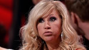 Vor einigen tagen schnitt robert seiner carmen bereits die haare. Carmen Geiss Erntet Kritik Fur Hundevideo Auf Instagram Stern De