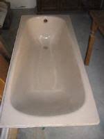 So ist zum beispiel die farblose antirutschbeschichtung eine gute und hygienische alternative zur duschmatte, um ein ausrutschen in. Moderne Badewanne