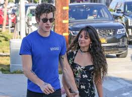 The couple hit the waves before taking some time to relax on the beach under an umbrella. Trennung Bei Shawn Mendes Und Camilla Cabello Shawn Loscht Gemeinsames Video Starzip