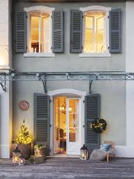 Maison Bambou French Villa Exterior With Christmas Decorations Piccole Case Case Facciata