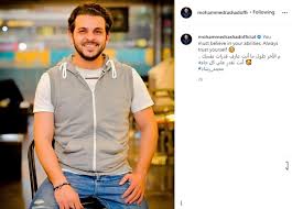 طالب نجم أراب أيدول محمد رشاد كل متابعيه بالتوقف عن تداول شائعة عودته إلى مي حلمي بعد شهور من الطلاق، مؤكدا أن صفحة الزواج أغلقت إلى الأبد، وأنه الآن متفرغ لعمله ورعاية أهله، ووصف ارتباطه ب الغلطة وقال: Ø­Ù„Ù‚Ø© Ø³Ø§Ø®Ù†Ø© Ø´ÙŠØ® Ø§Ù„Ø­Ø§Ø±Ø© ÙŠØªØ³Ø¨Ø¨ ÙÙŠ Ø¨ÙƒØ§Ø¡ Ù…ÙŠ Ø­Ù„Ù…ÙŠ Ø§Ù„Ù„ÙŠÙ„Ø© Ø®Ø¨Ø± ÙÙŠ Ø§Ù„ÙÙ†