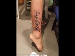Si vous êtes arrivé sur cette page, c'est que vous êtes certainement une fille et que avec une compilation de 50 modèles de tatouage femme cuisse en tout genre, vous allez. 50 Modeles De Tatouages Femme Jambe Et Cuisse Idees Tatouage Youtube