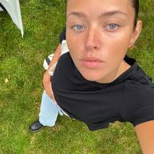 Em Daniels (@Emma__daniels)