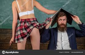 Seksuele voorlichting. Seksuele ervaring. Gekke seks. Erotische onderwijs  en sex-symbolen op het schoolbord. — Stockfoto © Tverdohlib.com 216090464