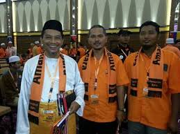 Hakim datuk su geok yiam mengekalkan putusan mahkamah majistret menjatuhkan hukuman denda rm3,900 tiap seorang atau penjara tiga bulan jika gagal membayarnya. Penangkini Fitnah Felda Mazlan Aliman Bakal Muflis