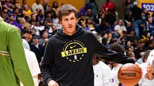 Austin Reaves is upgraded to questionable for Lakers in first-round Game 3 against Rockets