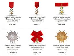 Décoration de l´ordre national du mérite onm chevalier qualité officielle. Legion D Honneur Outre Le Prestige Ca Rapporte Quoi En Fait