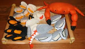 Crevette Et Bulot En Feutrine Shrimp In Felt And Seasnail In Felt Dinette En Feutrine Feutrine Jouets En Feutrine