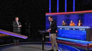 2012 adaptierte der norddeutsche rundfunk das konzept, versteckte die show aber lange zeit im späten. Gefragt Gejagt Alle 5 Jager Der Quizshow Im Portrat Kino De