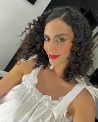 Limpié mi casa Me lancé las lentejas con la mano derecha Tomé todo el  champagne del mundo Me hice mi baño de hierbas Bring it