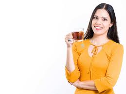 I wanna dye my hair naturally with tea bags, i want it darker cold brown color. 5 Ways Black Tea Can Naturally Darken Your Grey Hair The Times Of India