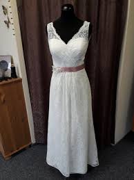 Ein kurzes hochzeitskleid von küssdiebraut bietet dir tolle bewegungsfreiheit! Brautkleid Im Look Der 60er Jahre Brautparadies Jordan