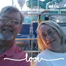 Wow, what a wonderful quilt, this work is spectacular. I loved. 💙 website  recommendation with free patterns: https://cutt.ly/DwYxByHy